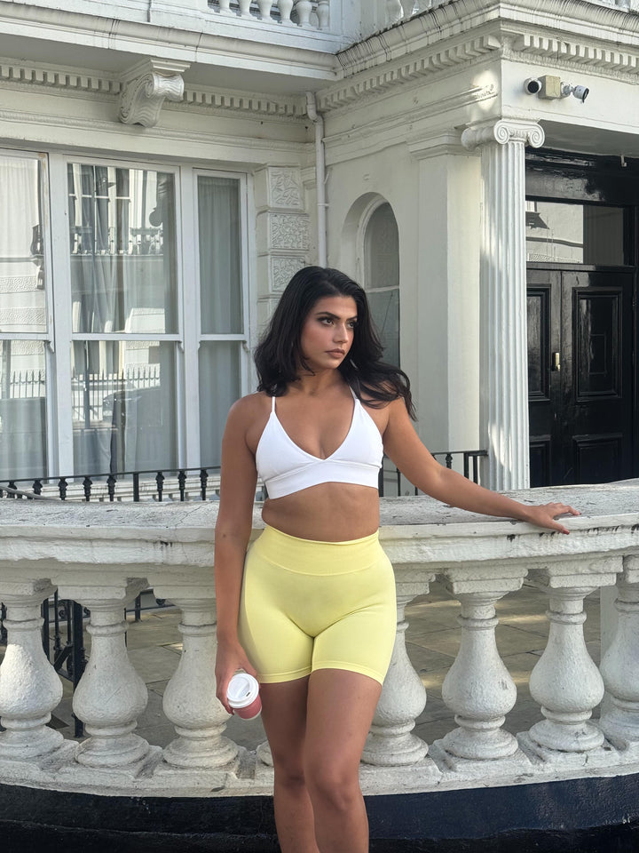Seamless Scrunch Short Kitty Activewear