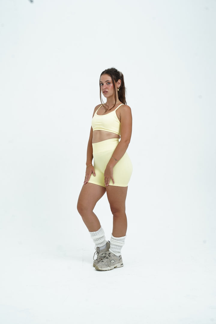 Seamless Scrunch Short Kitty Activewear